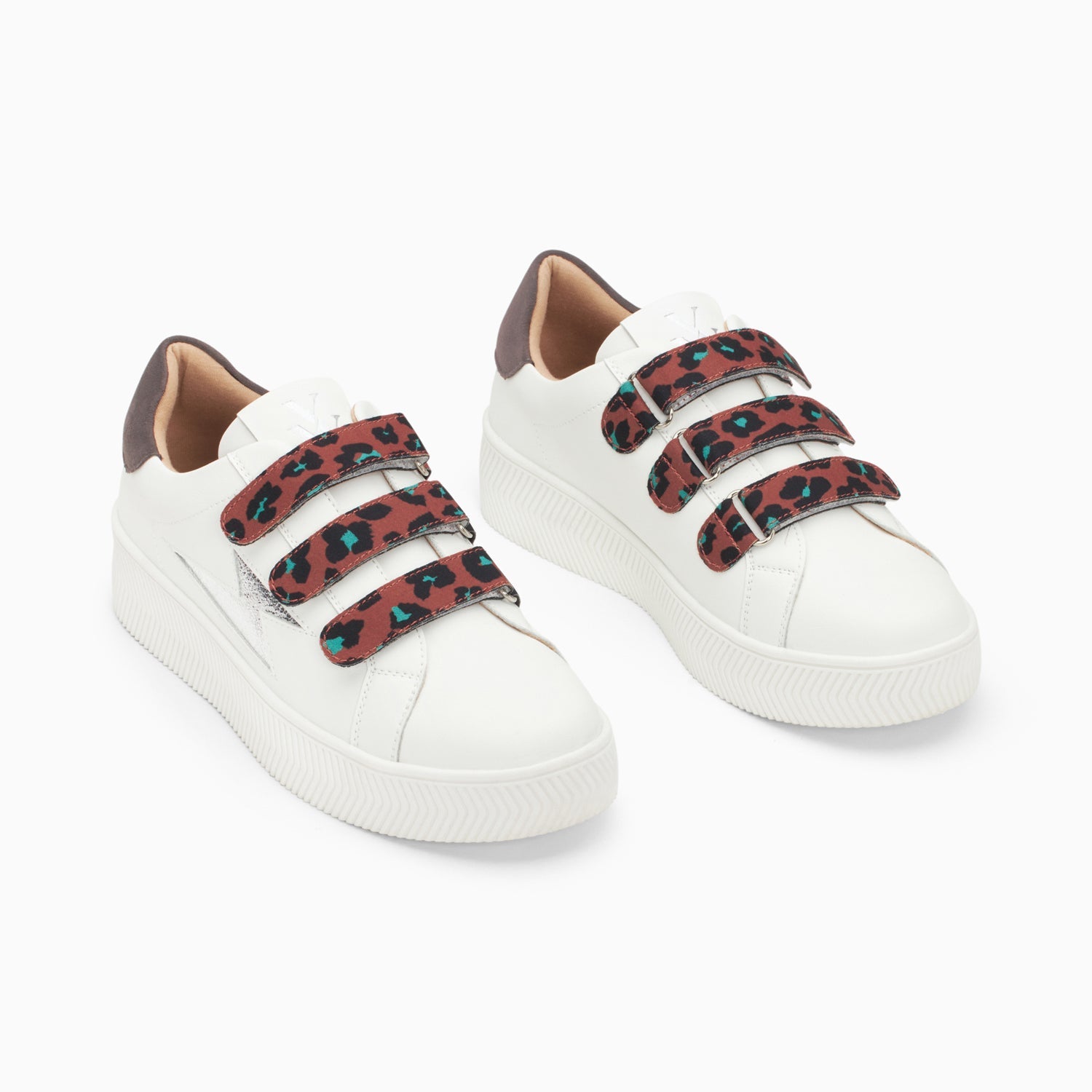 Sneakers éclair femme en similicuir blanc à scratchs léopard et semelle motifs chevrons Vanessa Wu