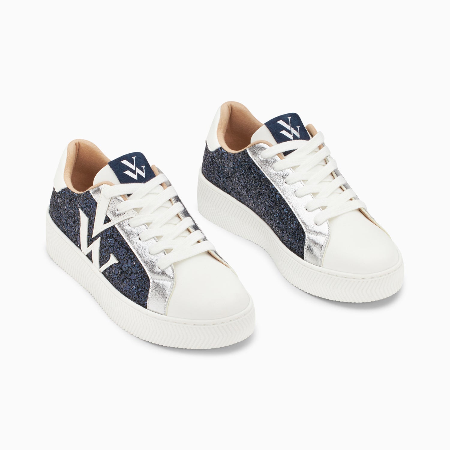 Sneakers paillettes bleu marine femme avec monogramme Vanessa Wu en similicuir blanc à semelles chevrons