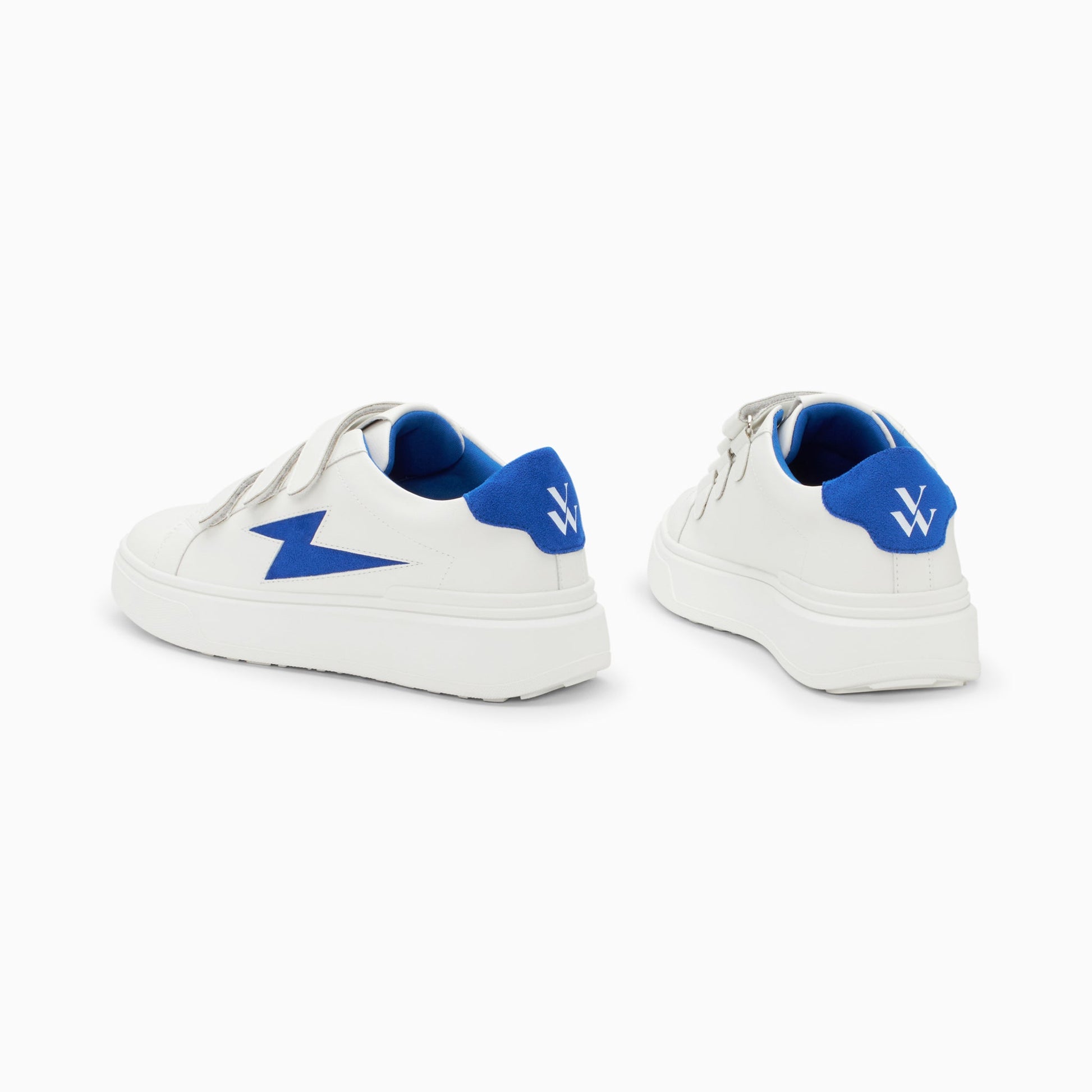 Sneakers blanches à scratchs femme Vanessa Wu avec découpe éclair bleu électrique et semelle épaisse