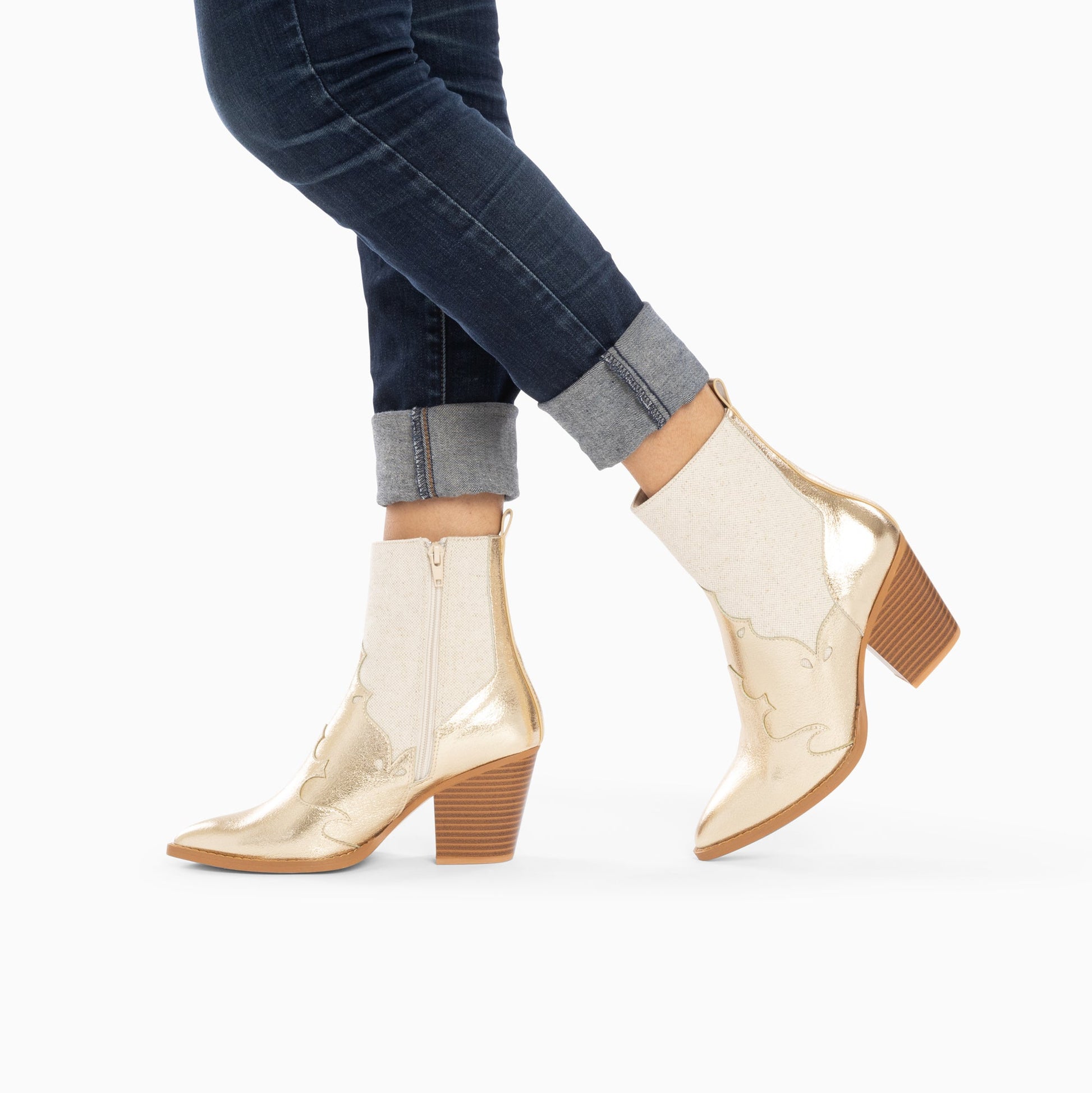 Bottines santiags Vanessa Wu bi-matière beige et or et talon cubain effet bois femme