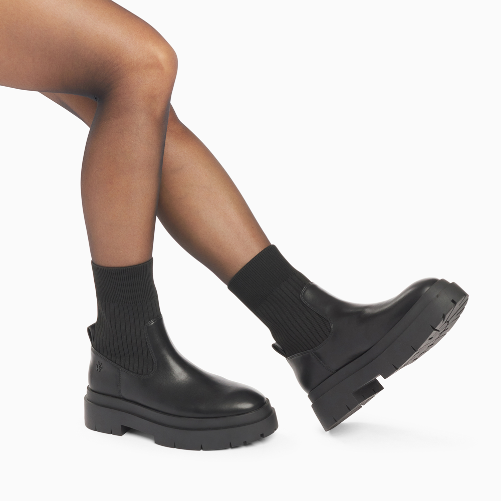 Bottines chaussettes noires Vanessa Wu et semelle plateforme crantée femme