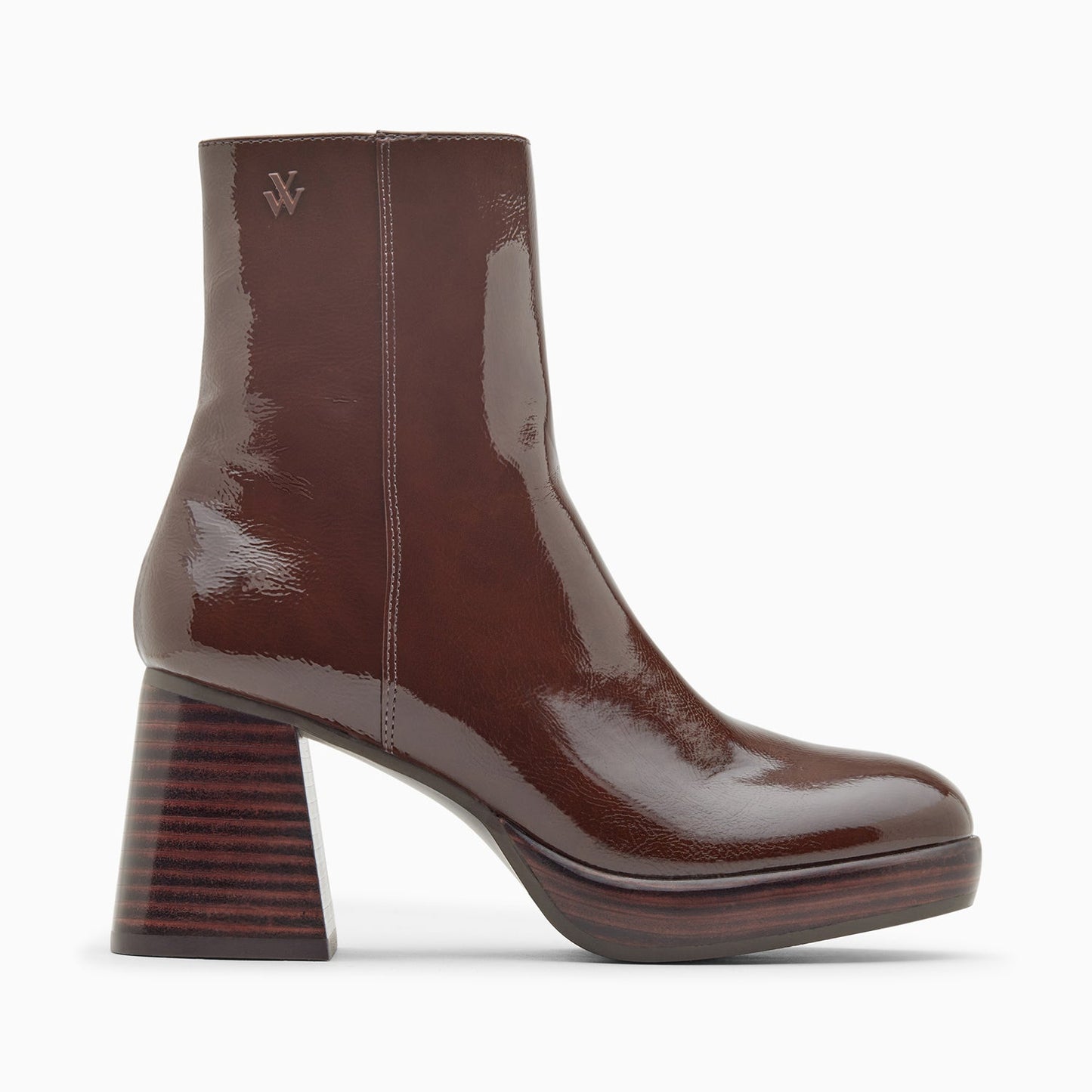 Bottines en simiilicuir verni effet vieilli marron foncé Vanessa Wu à semelle effet bois femme