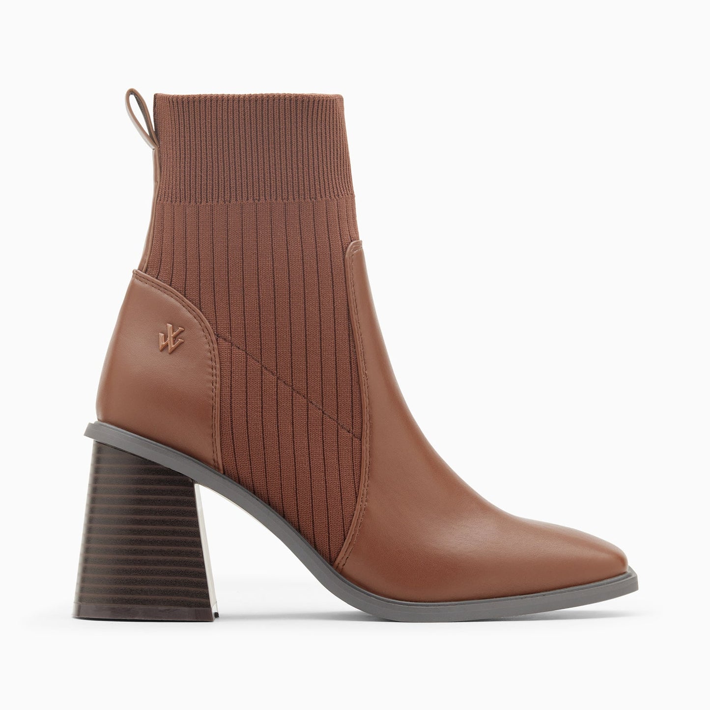 Bottines chaussettes en maille côtelée Vannessa Wu marron à talon trapèze effet bois femme