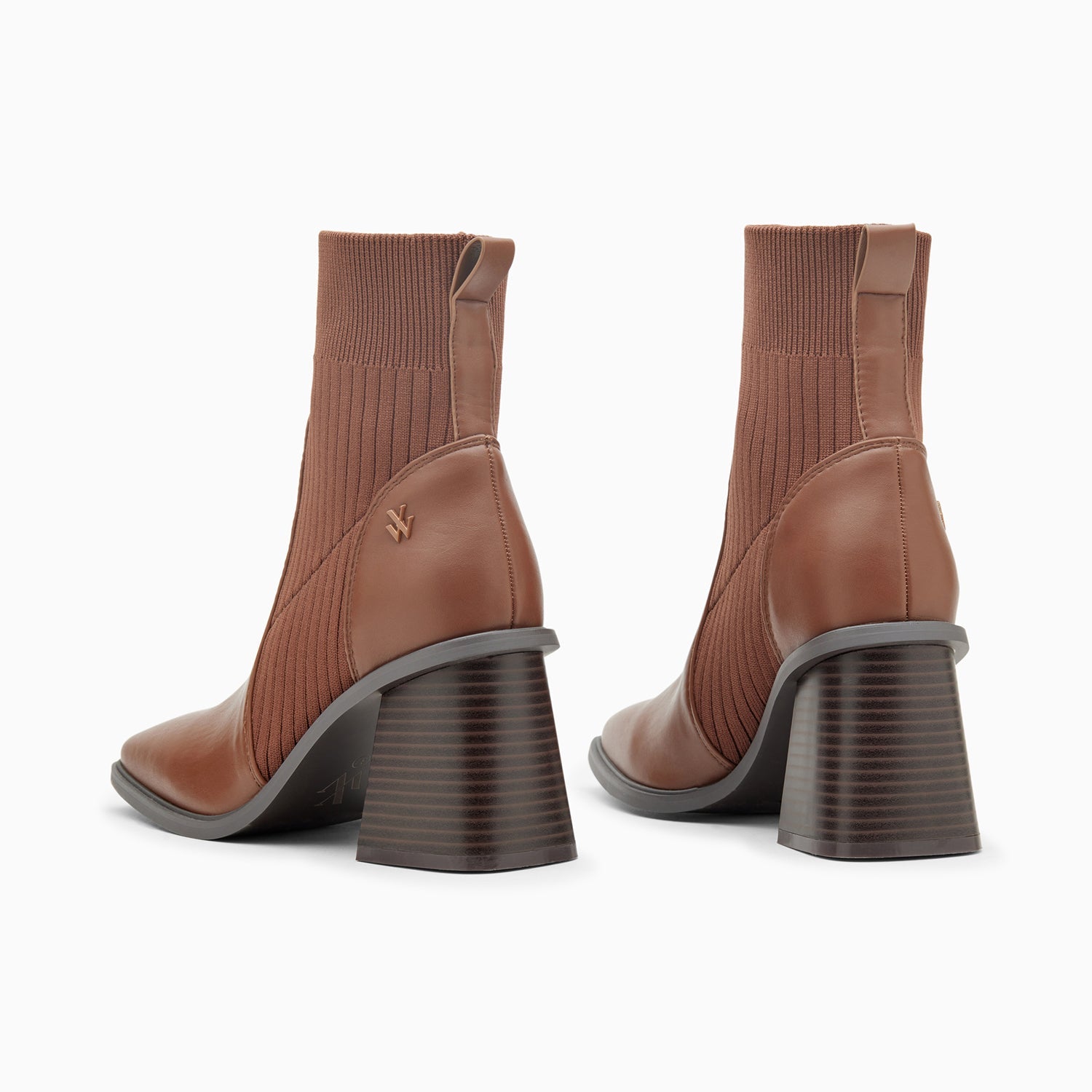 Bottines chaussettes en maille côtelée Vannessa Wu marron à talon trapèze effet bois femme