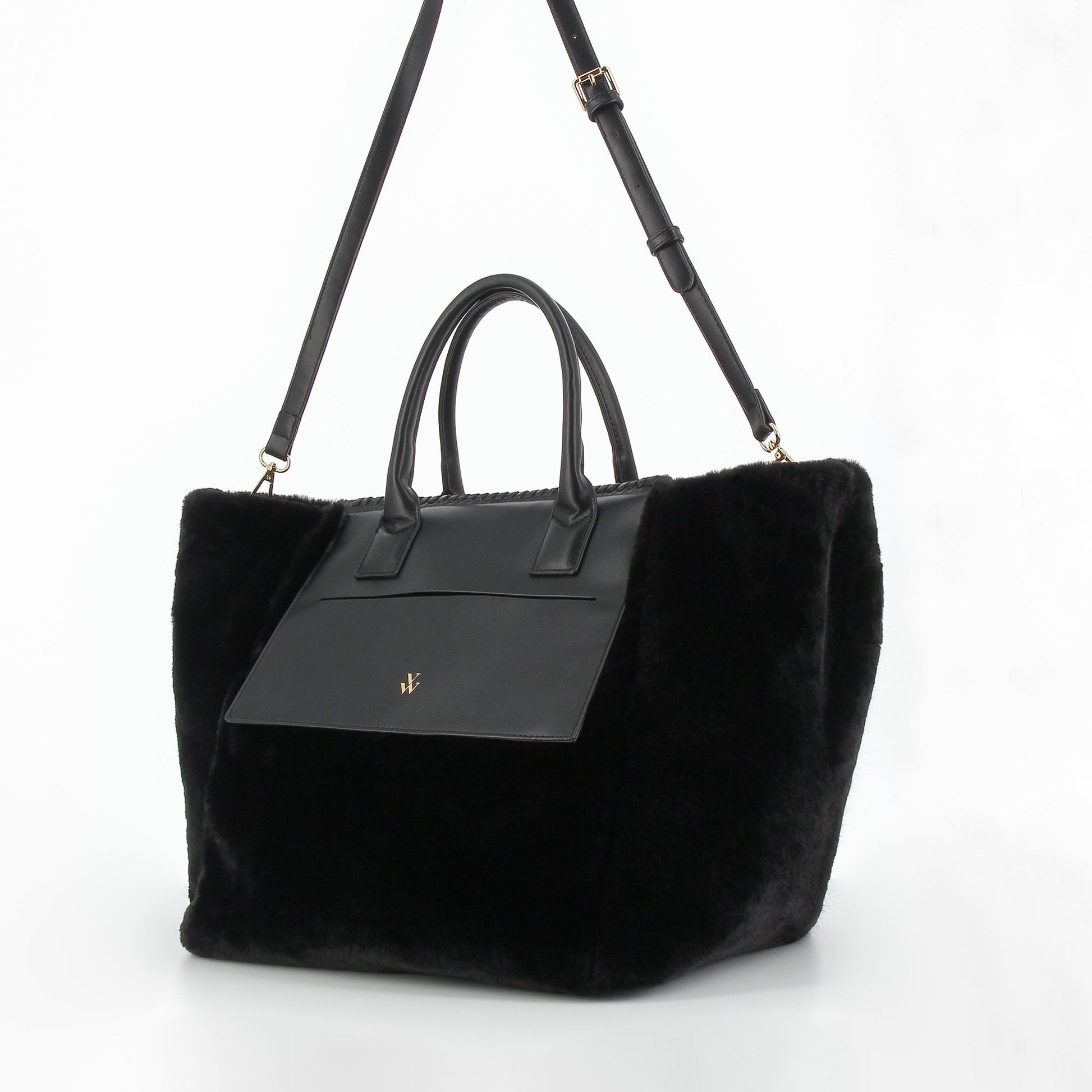 Sac cabas oversize noir Vanessa Wu fausse fourrure à détails similicuir noir et bandoulière femme