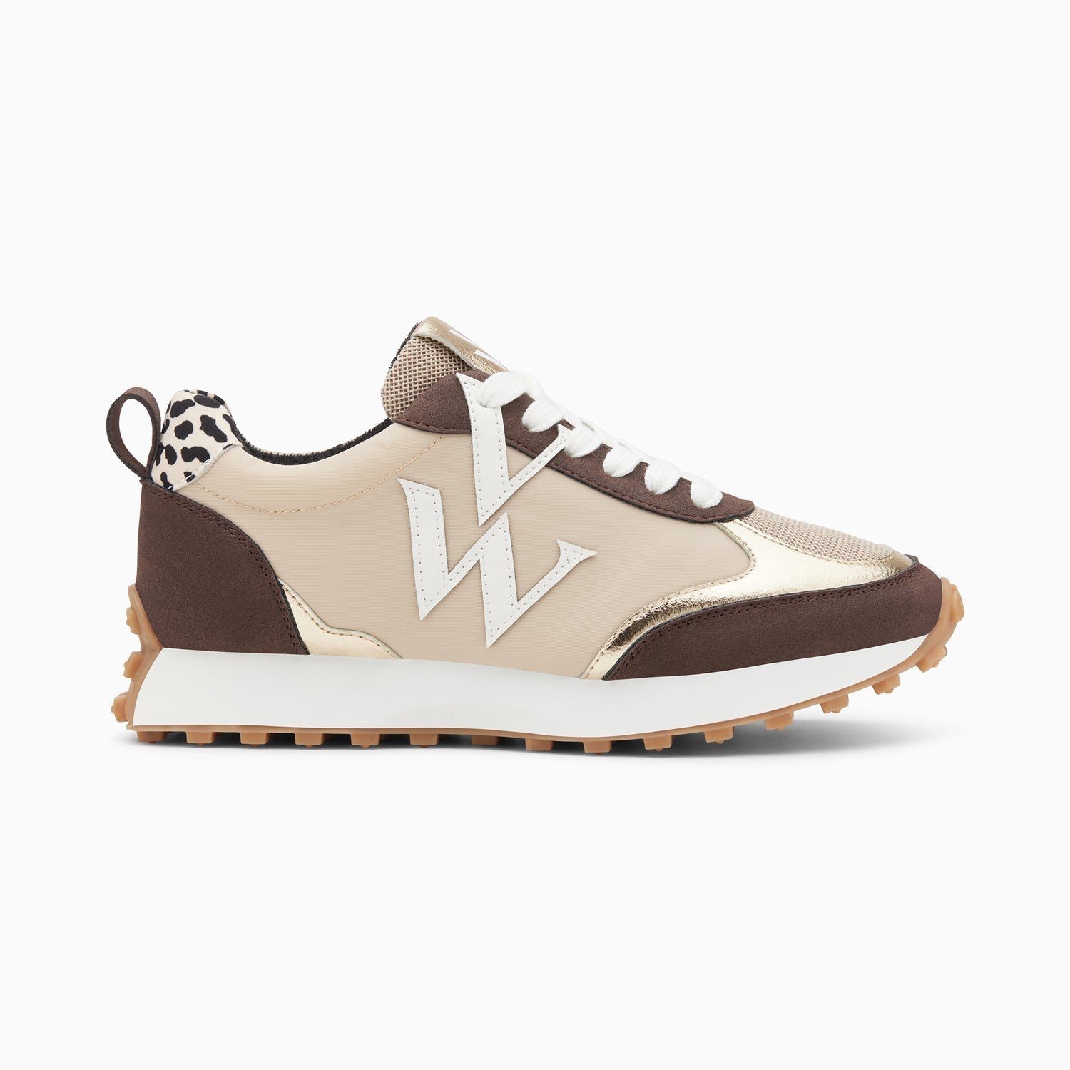 Baskets Vanessa Wu beige et marron à semelle running femme avec monogramme blanc