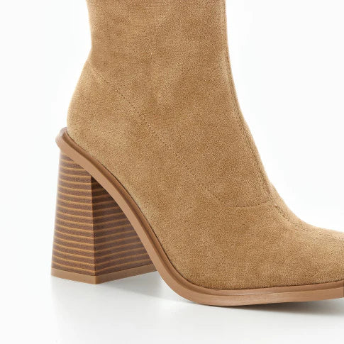 Rita camel boots with trapeze heel