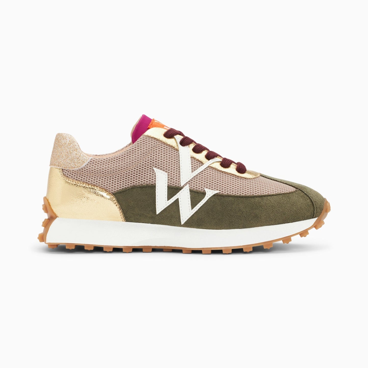 Baskets femme mesh beige rosé à lacets monogramme Vanessa Wu similicuir blanc et semelles running