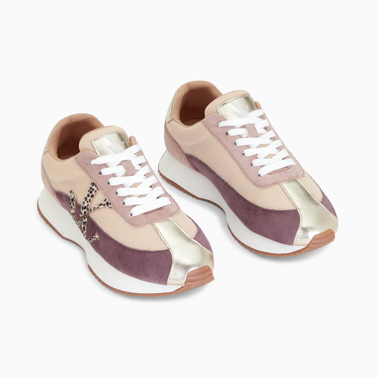 Baskets style running femme Vanessa Wu beige à monogramme léopard et détails rose et violet